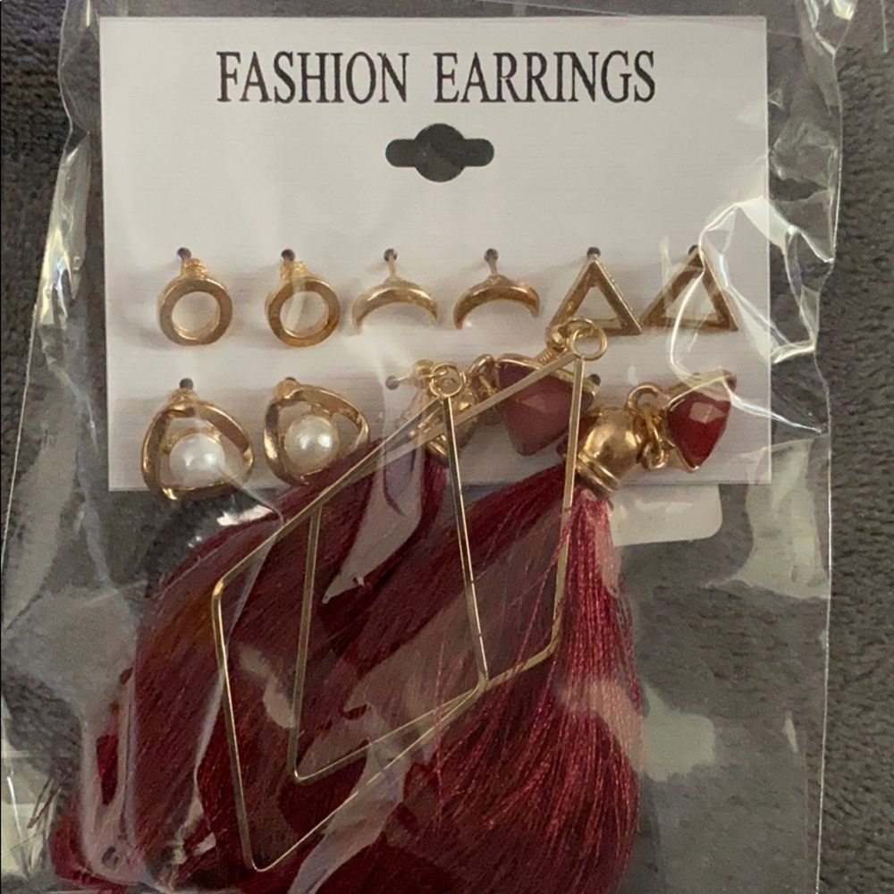 Maroon Earing Set